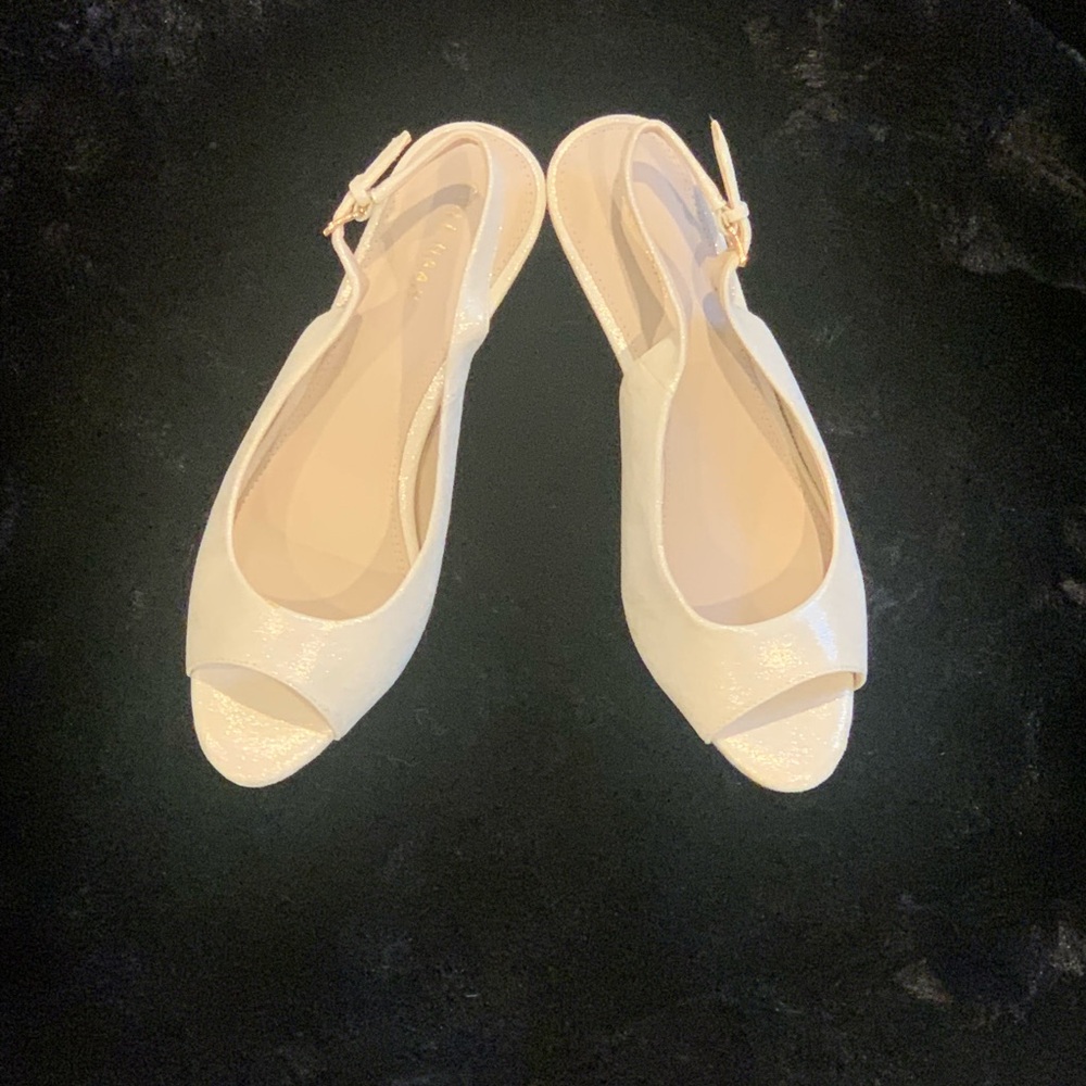 Size 6 -  off-white shimmery 
Cole Haan heels